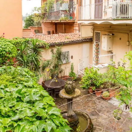 Charming Near The Colosseum In 45 M² With Balcony דירה *