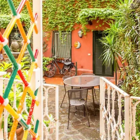 Апартаменты Charming Near The Colosseum In Rome, 45 M² With Balcony