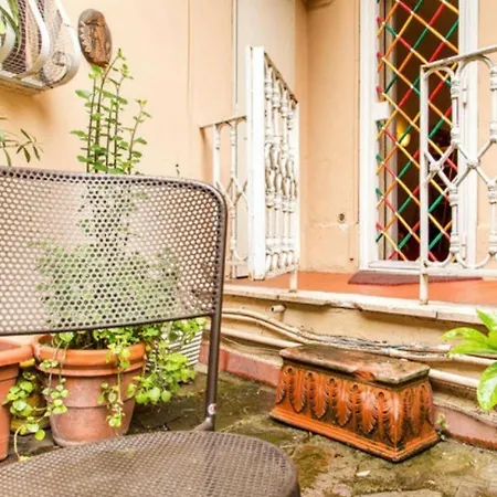Charming Near The Colosseum In Rome, 45 M² With Balcony * 로마