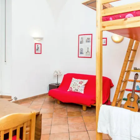 Апартаменты Charming Near The Colosseum In Rome, 45 M² With Balcony *