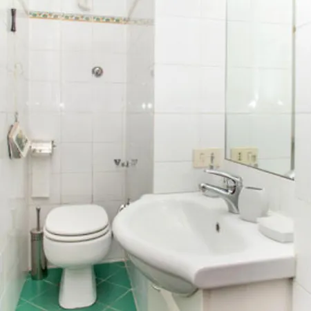Apartamento Charming Near The Colosseum In Rome, 45 M² With Balcony *