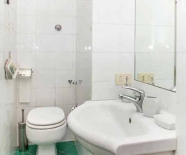 Charming Near The Colosseum In Rome, 45 M² With Balcony