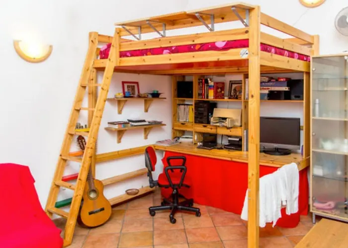 Charming Near The Colosseum In Rome, 45 M² With Balcony