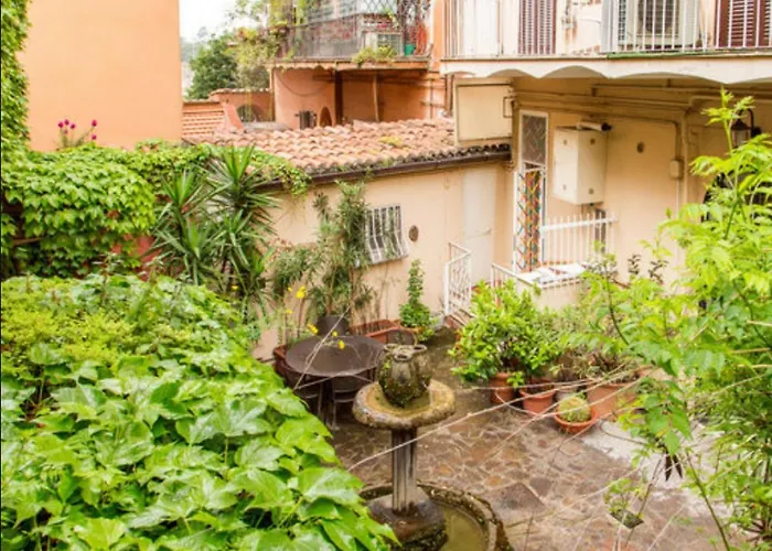 Charming Near The Colosseum In Rome, 45 M² With Balcony Lejlighed *