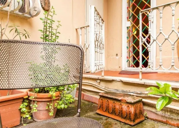 Charming Near The Colosseum In Rome, 45 M² With Balcony * Rom