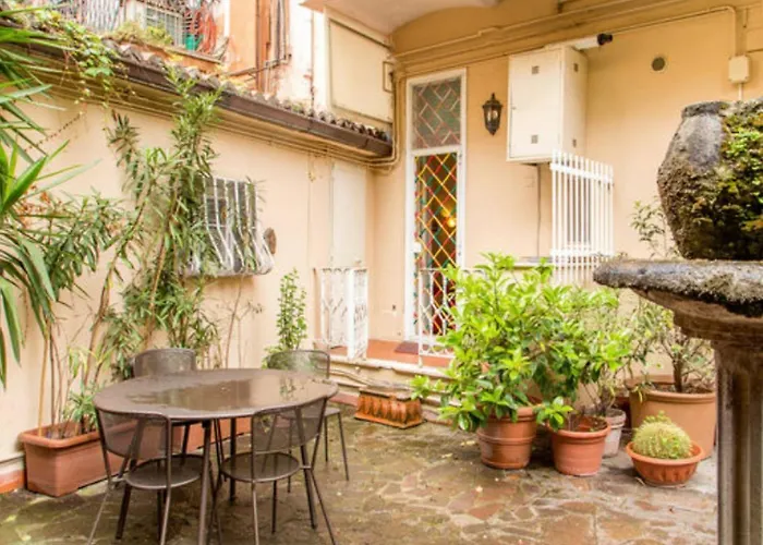 Apartment Charming Near The Colosseum In Rome, 45 M² With Balcony *